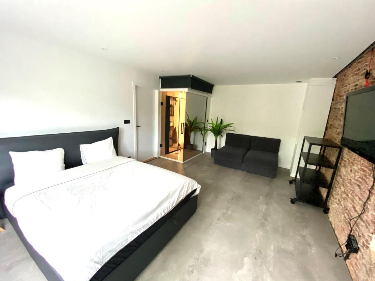 The Square - Vacation Rental With Outdoor Sauna - Centre Of 안트베르펜 외부 사진